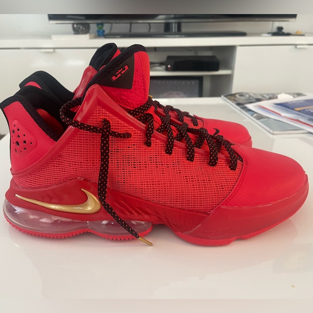 LeBron Sneakers Brand New without box size 13 - Picture 2 of 4